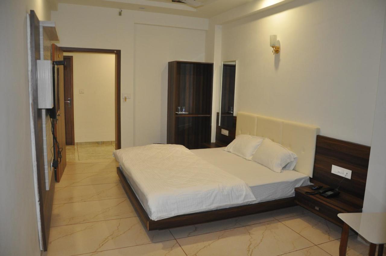 Hotel The Grand Shiva Gondal Zewnętrze zdjęcie